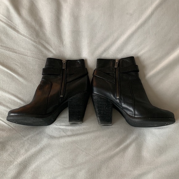 Frye Patty Riding Bootie Black Leather Block Heel Size 6.5 - Picture 4 of 11